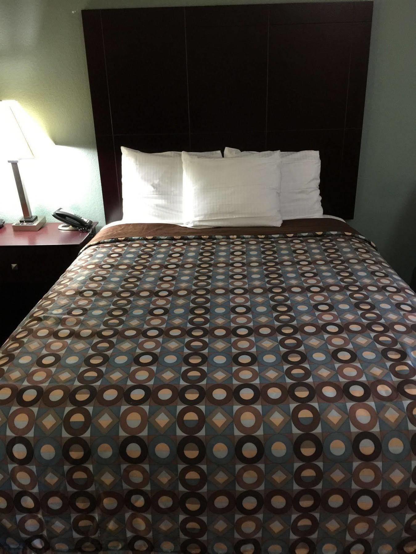 Pearsall Inn And Suites Εξωτερικό φωτογραφία